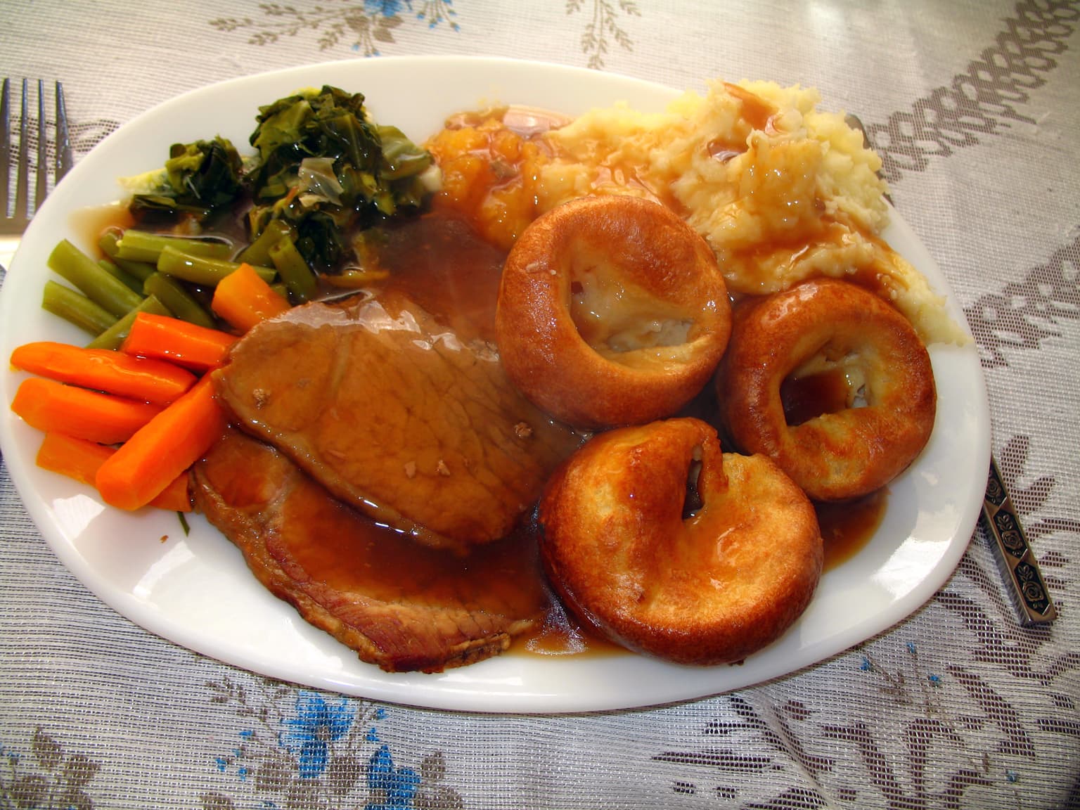 Sunday roast with Yorkshire pudding — Willett's British menu